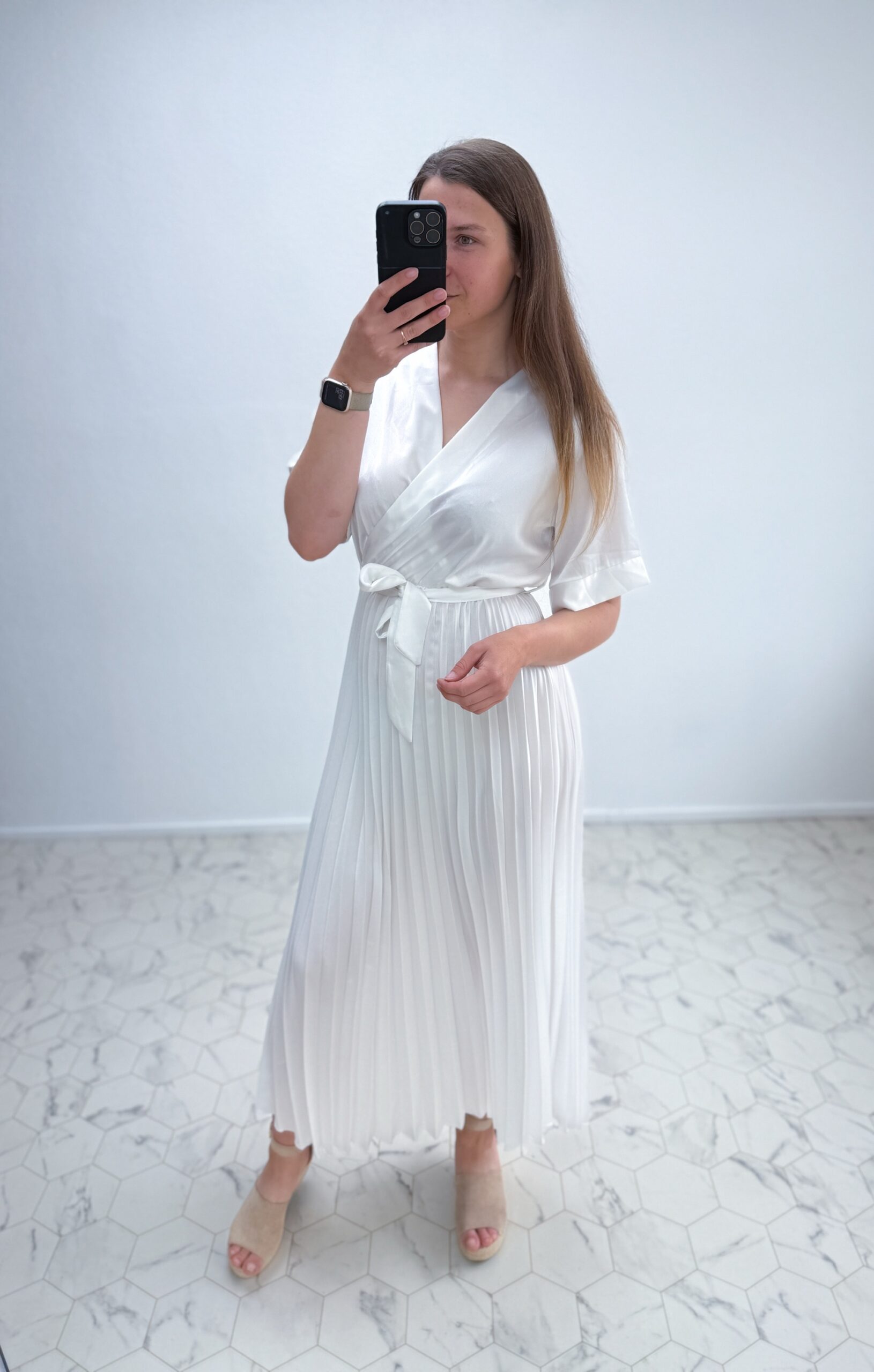 Valge siidjas kleit - Image 2