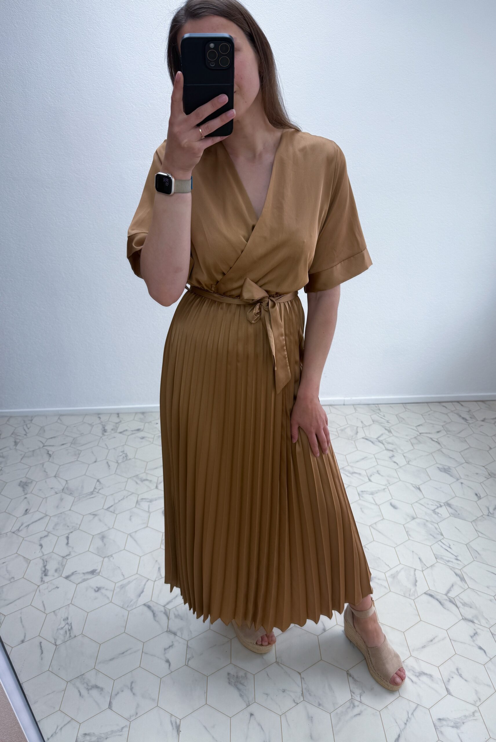 Camel siidjas kleit - Image 4