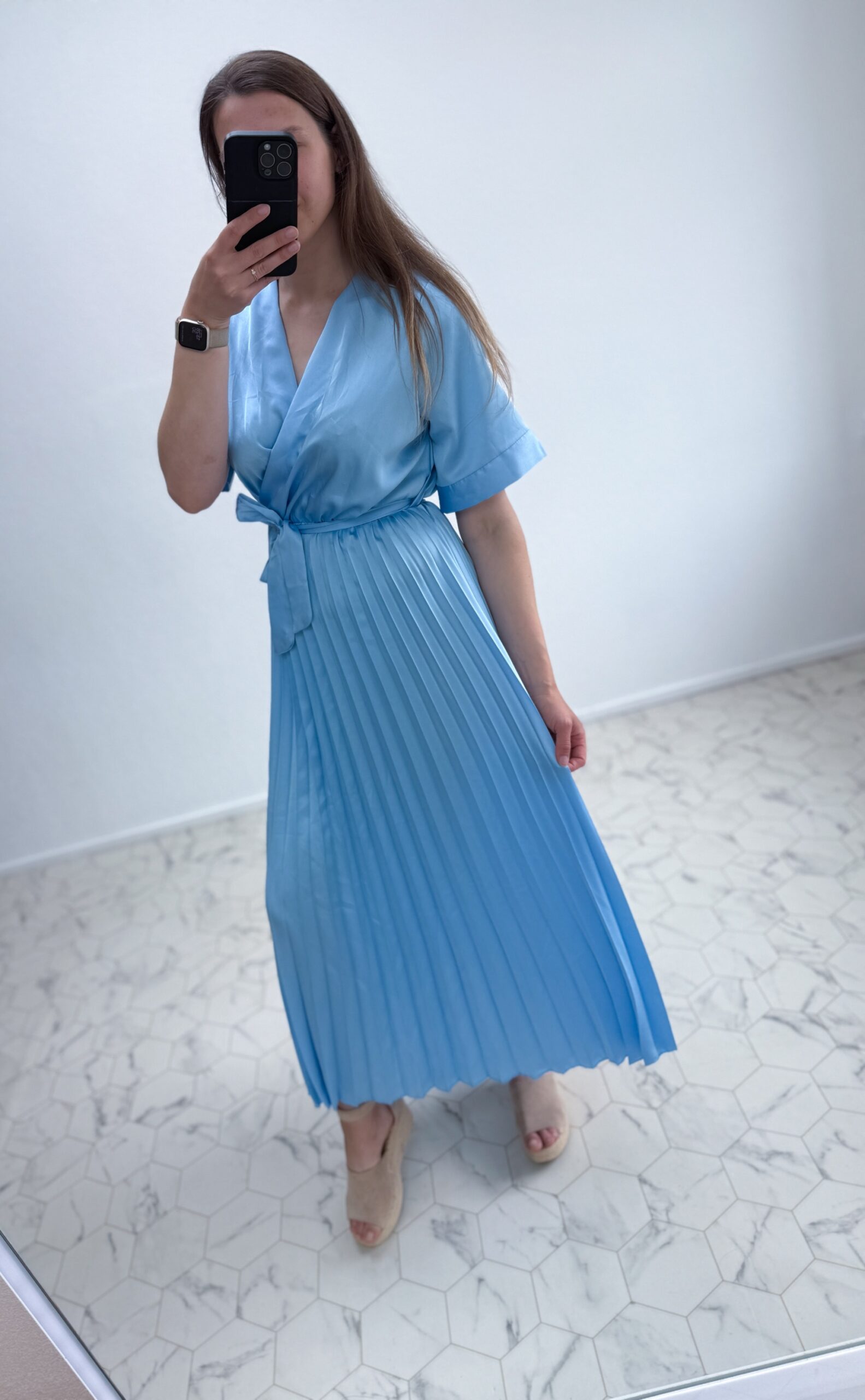 Helesinine siidjas kleit - Image 2