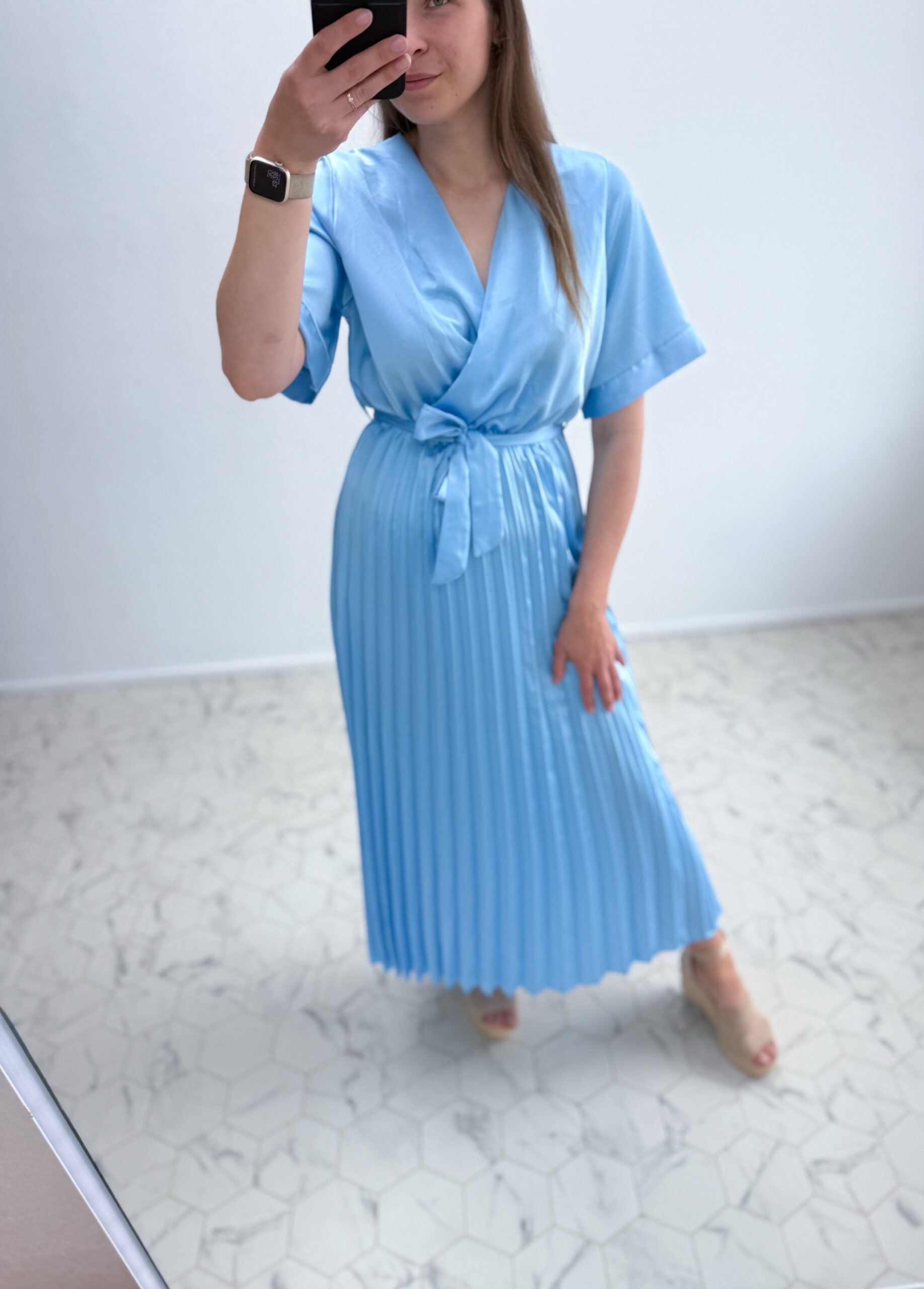 Helesinine siidjas kleit - Image 4