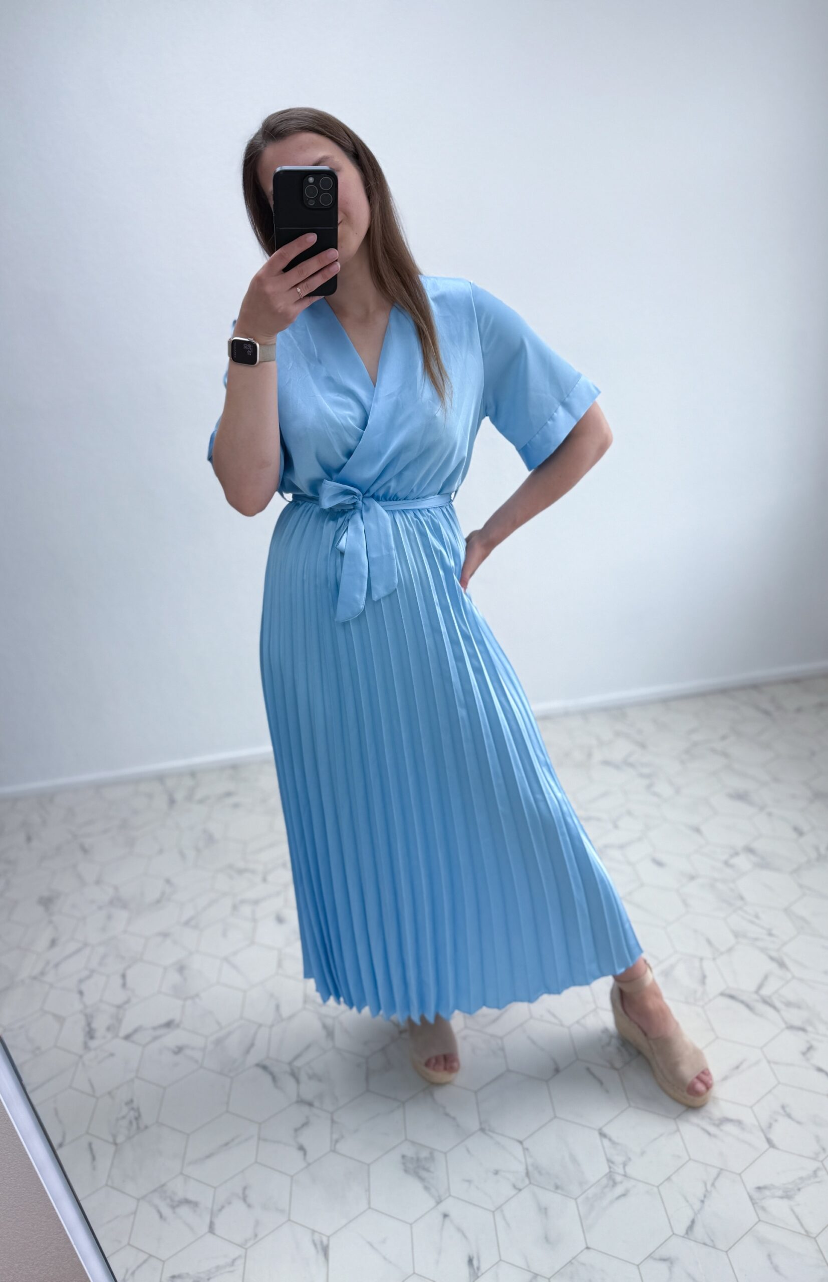 Helesinine siidjas kleit - Image 5