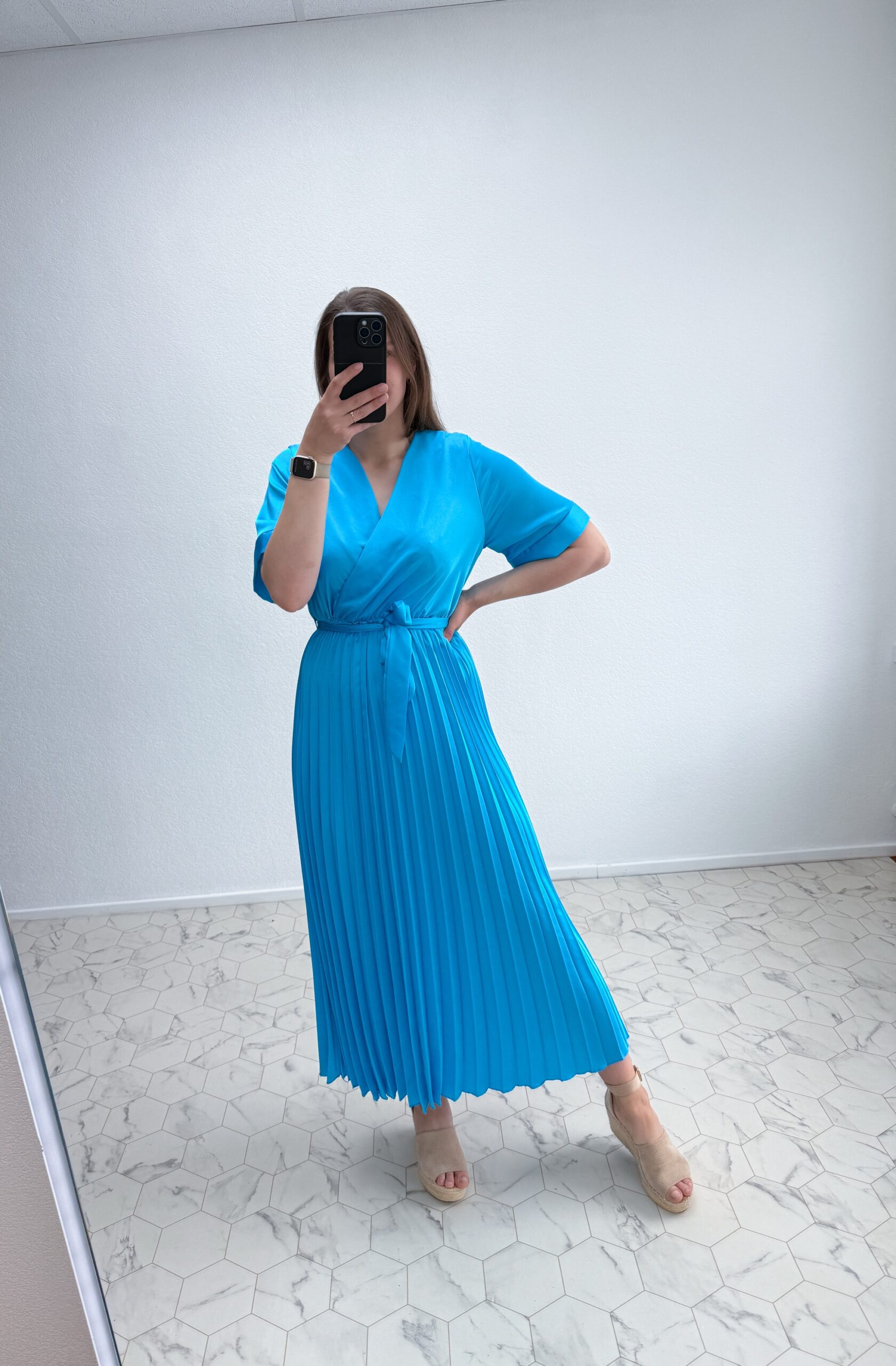 Sinine siidjas kleit - Image 3