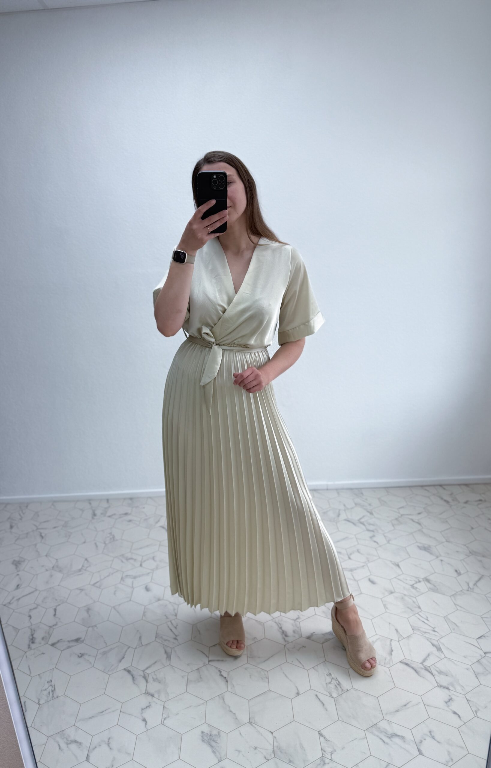 Beez siidjas kleit - Image 3